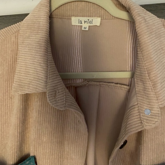 Shacket - Picture 6 of 7